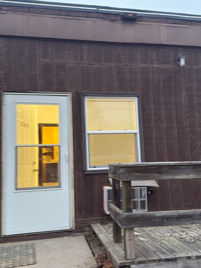 Building Photo - 838 S Concord St