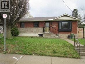 Building Photo - 75 Richwill Rd