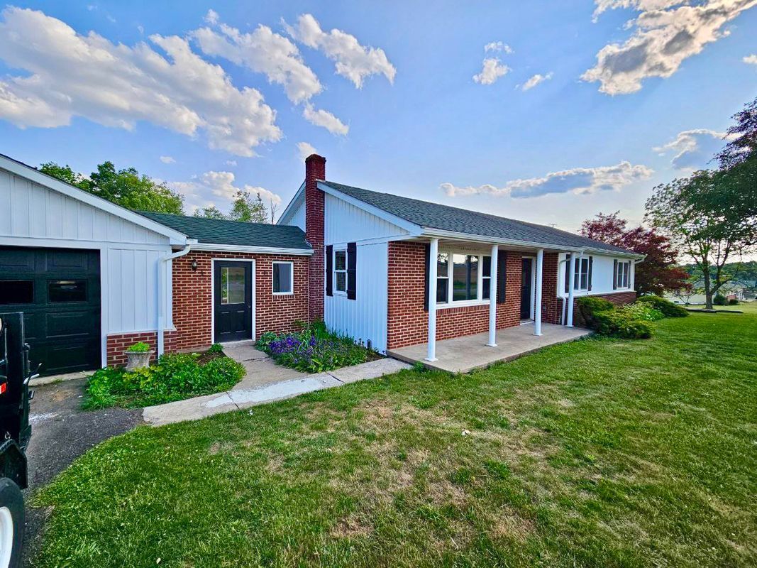 Foto principal - 1270 Ridge Rd