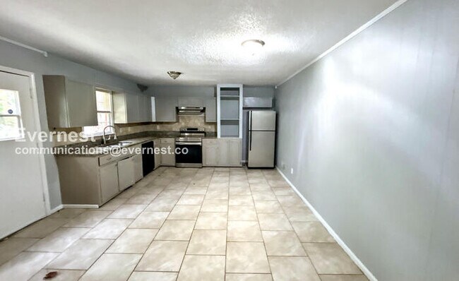 Foto del edificio - 1437 Highland Dr