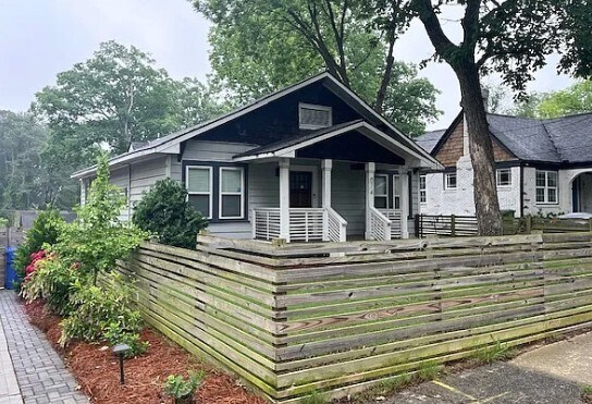 Foto principal - 874 Westmont Rd SW
