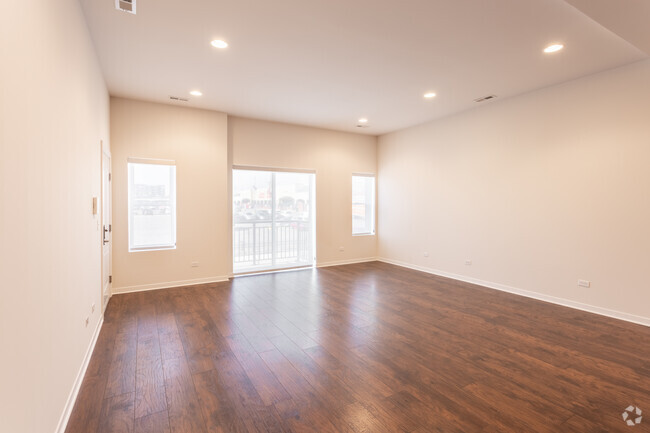 2BR,2BA,1400SF - 4015 N Narragansett Ave