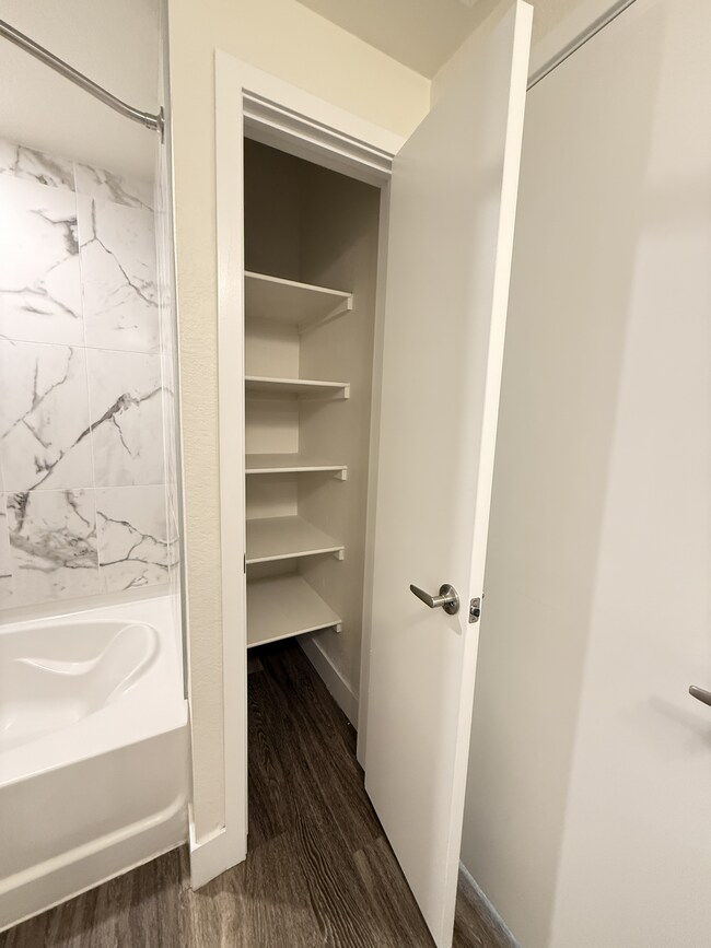 2nd-bathroom-storage-high-line-pointe-2x2-1301-406-mount-bierstadt-2-11-2026.JPG - High Line Pointe