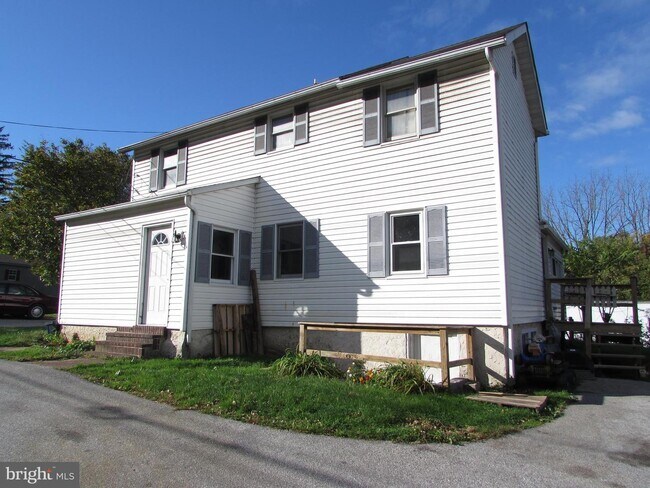 Building Photo - 907 Middle St