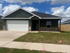 Building Photo - 172 Showdown Rd