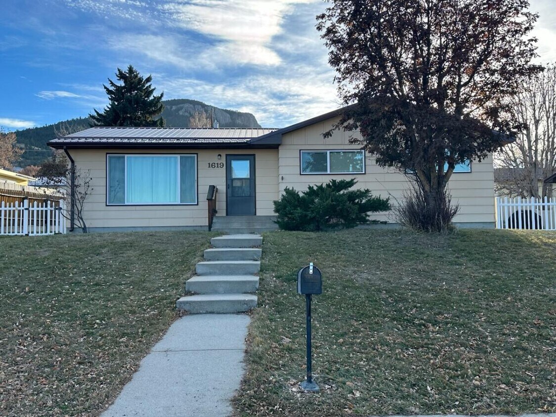 1619 Choteau St, Helena, MT 59601 House Rental in Helena, MT
