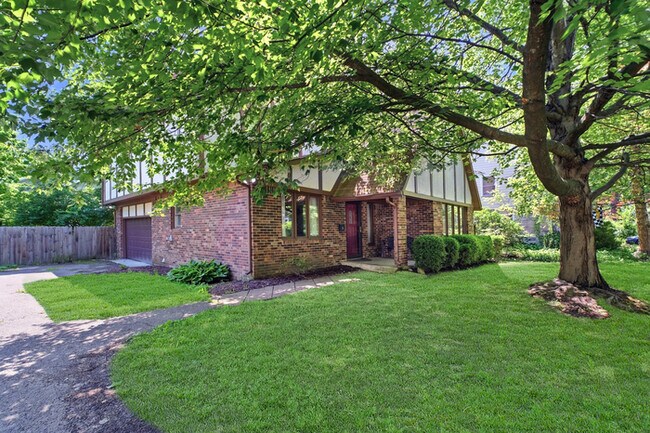 Foto del edificio - 4 Bedroom Near Butler University!