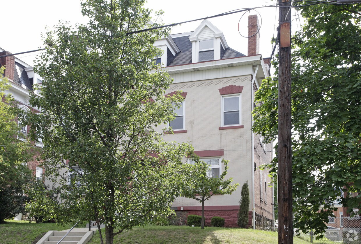 Foto principal - 305 S Aiken Ave
