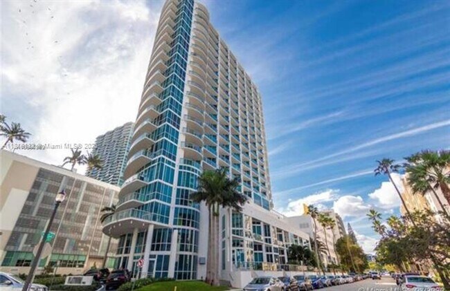 Foto del edificio - 480 NE 30th St