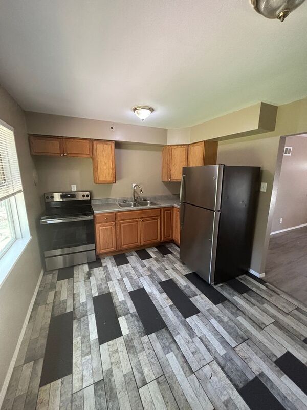Building Photo - 4001 Cranberry Ln