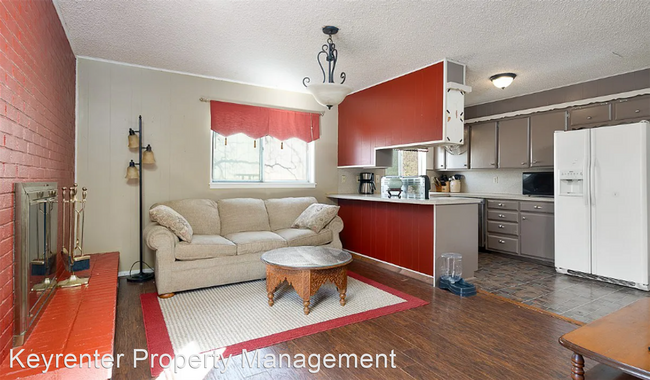 Foto del edificio - 3 br, 2 bath House - 5612 S Detroit Pl