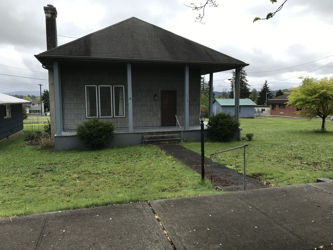 Front of House - 615 W Main St