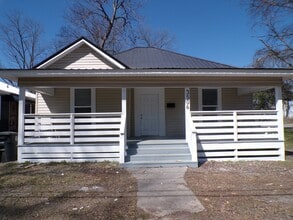Building Photo - 3506 Avenue C