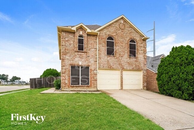 Building Photo - 2132 Montclair Ln