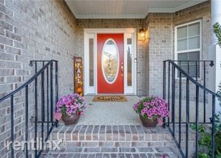 Building Photo - 4 br, 2.5 bath House - 1917 Beagle Way