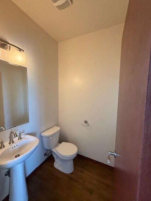 Foto del edificio - 2050 Andress Ln