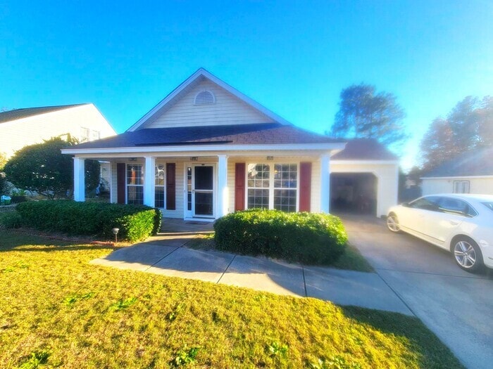 A 1 story with Neighborhood pool access House Rental in Lexington, SC