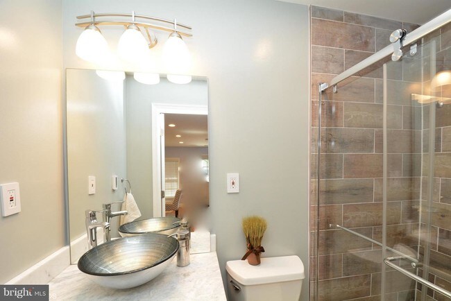 Building Photo - 6317 Everglades Dr