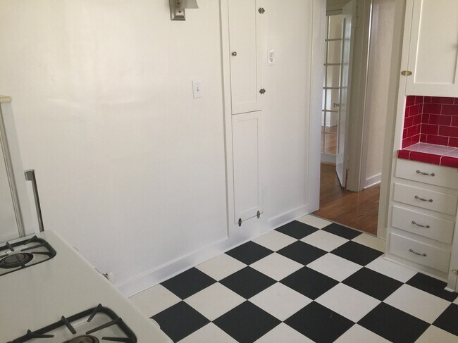 Cocina - 4615 1/2 Ambrose Ave