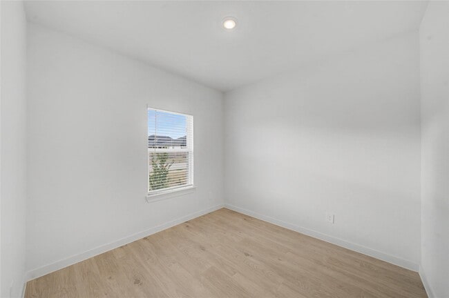 Building Photo - 4215 Camden Lakes St