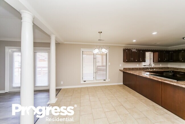 Building Photo - 6404 Evergreen Dr