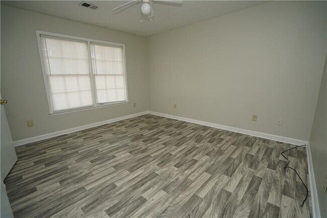 Foto del edificio - 6678 Chupp Rd