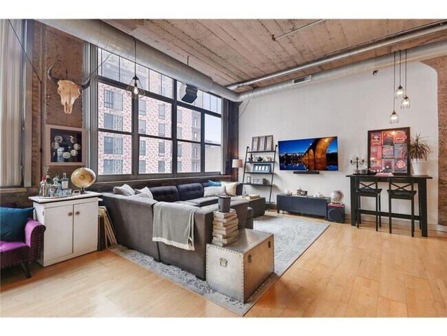 Building Photo - 521 S 7th St