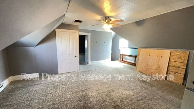 Building Photo - 705 E 18th Ave