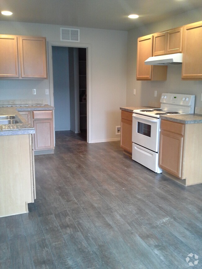 Bellingham Park Houses for Rent with a Swimming Pool Meridian, ID 1