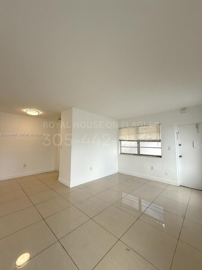 Building Photo - 4410 W Flagler St