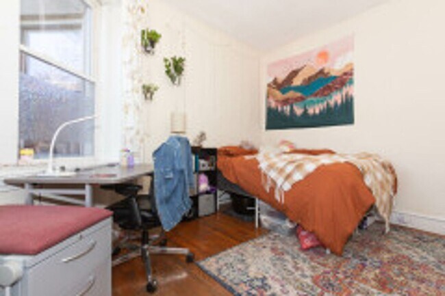 Building Photo - BROOKLINE BROOKLINE BROOKLINE!!!!!