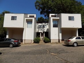 Building Photo - 1844 Larette Dr