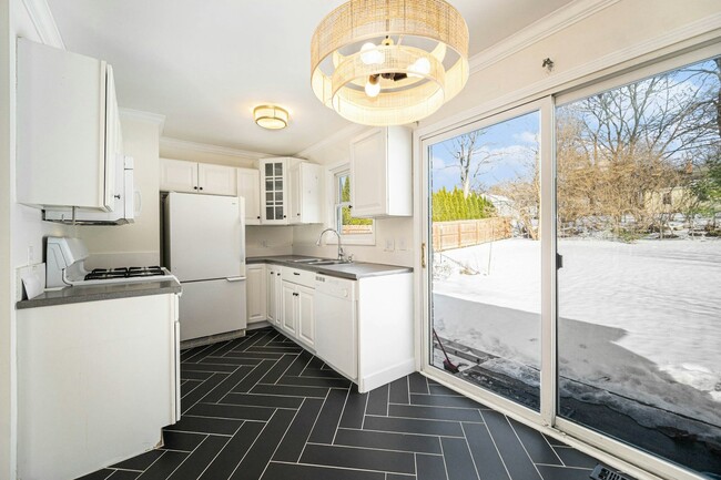 Building Photo - 1026 Gott St