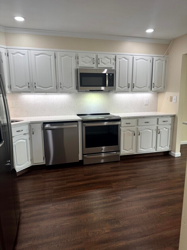 Building Photo - 17A Patrick Henry Ct