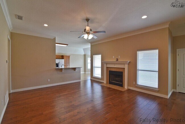 Building Photo - 10 Soaring Ct