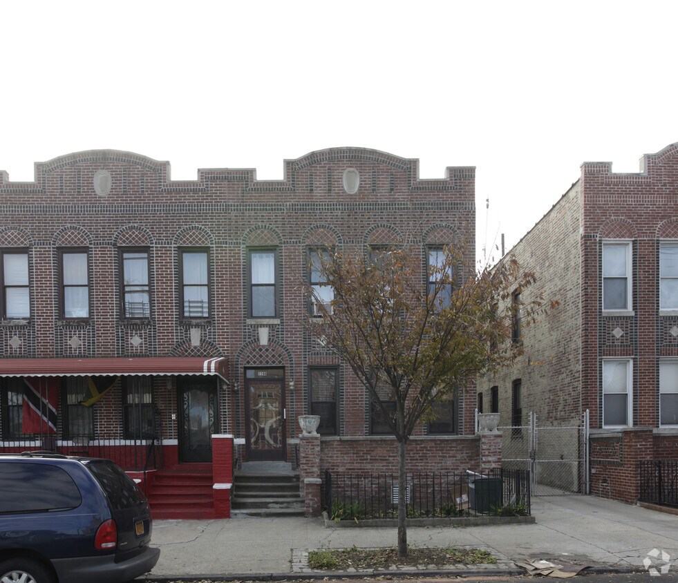 Building Photo - 1144 Saint Marks Ave