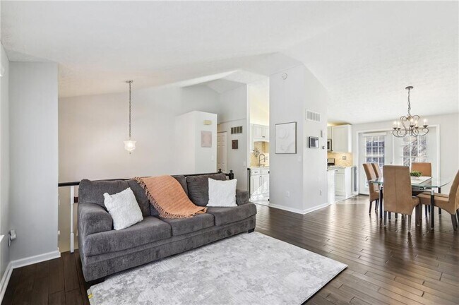 Foto del edificio - 10475 Willow Meadow Cir