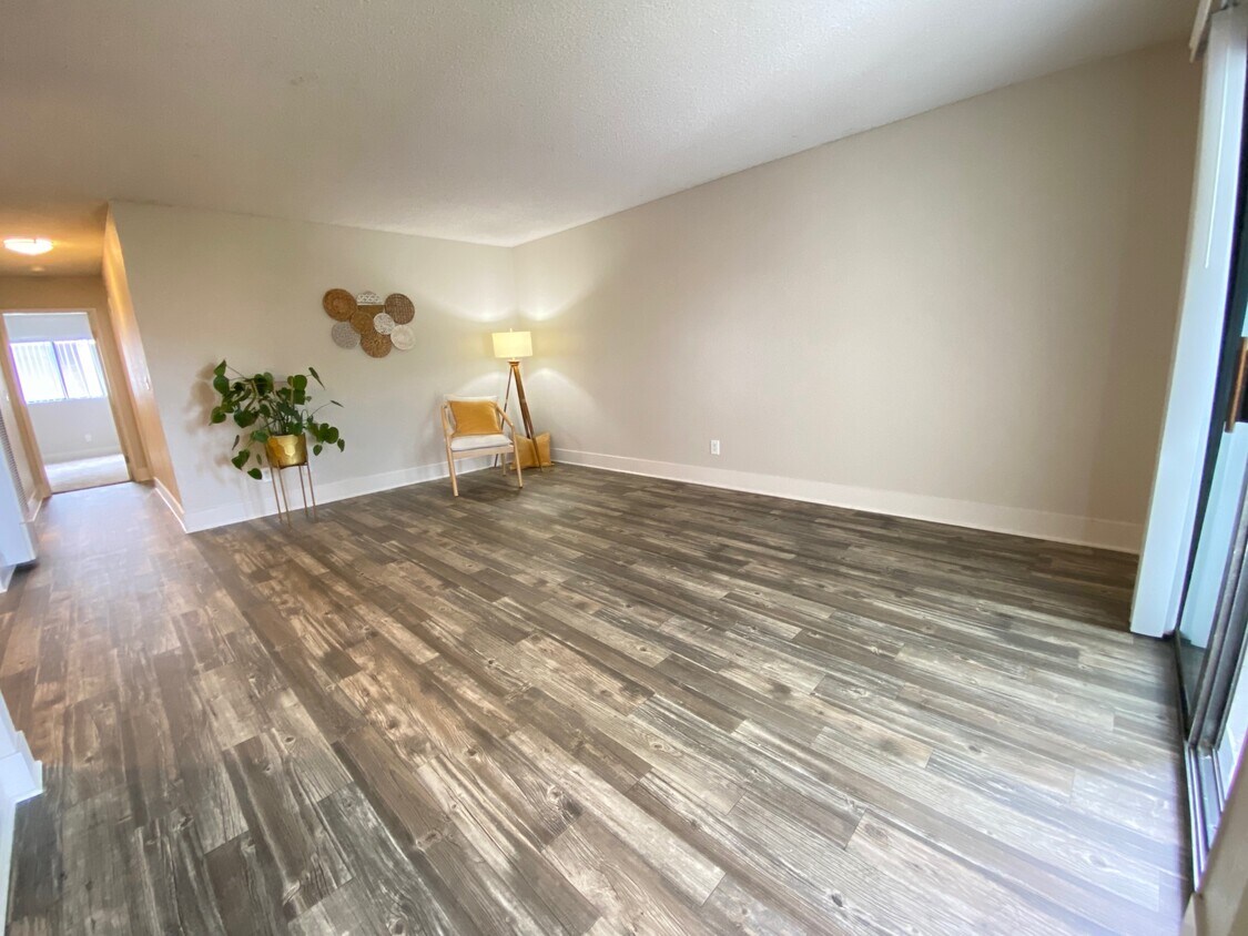 Foto principal - 7510 Gibraltar St