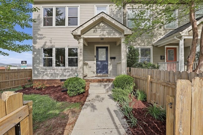 Building Photo - 1089 Park Ave