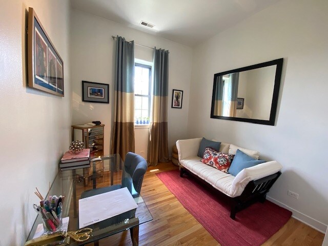 Foto del edificio - 2120 W Washington Blvd