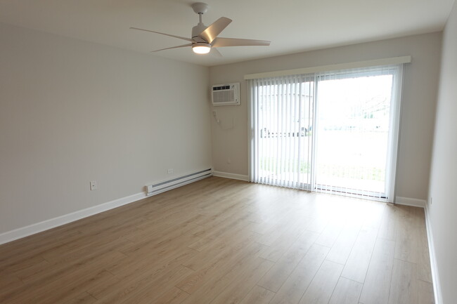 Foto del edificio - 870 E Old Willow Rd