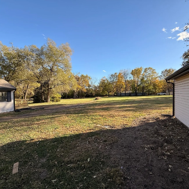 Building Photo - 5211 E 141st St