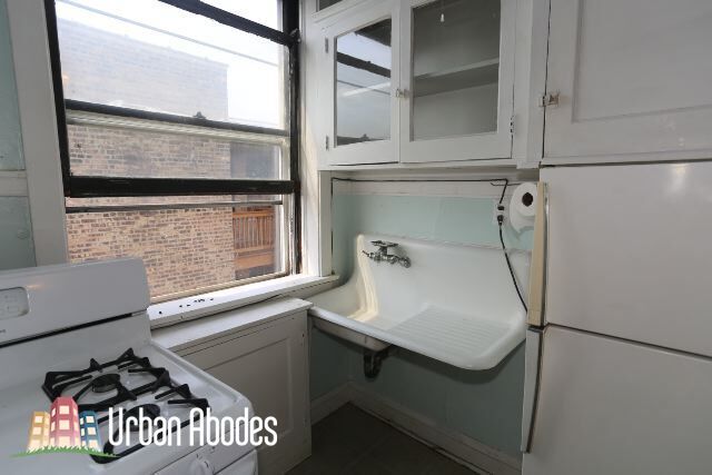 Foto del edificio - 1923 W Winnemac Ave