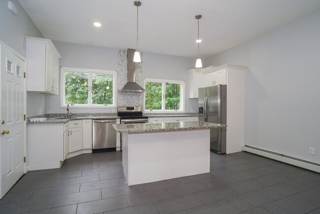 Foto del edificio - 48 Andover Rd