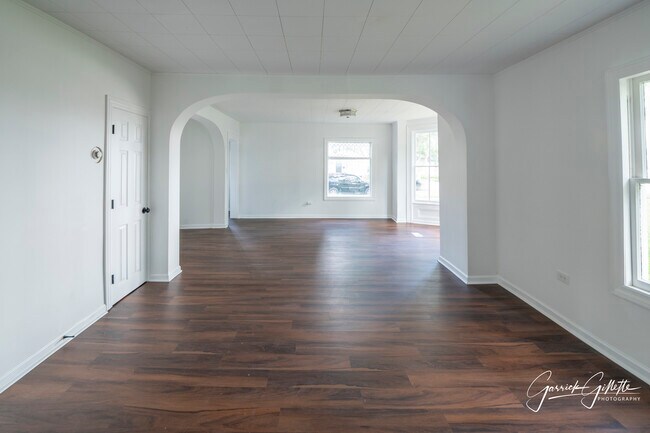 Foto del edificio - 213 N Main St