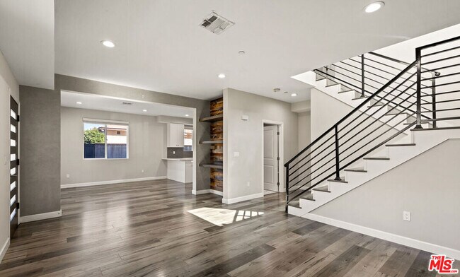 Foto del edificio - 14528 Killion St