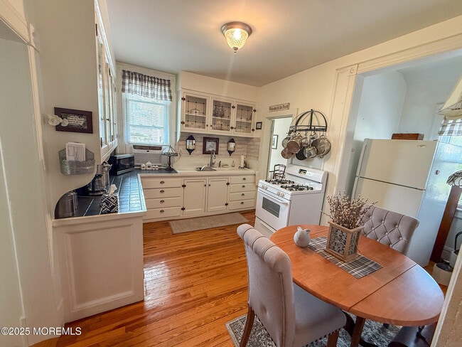 Foto del edificio - 47 Burlington Ave