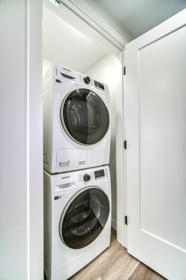 Building Photo - 5415 Cogswell St