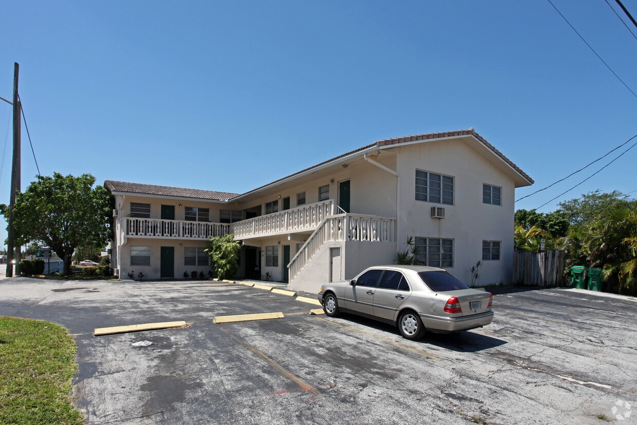 Building Photo - 3049 NW 9th Ave