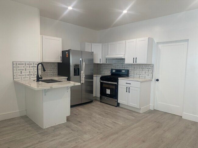 Foto del edificio - 1222 W 8th St